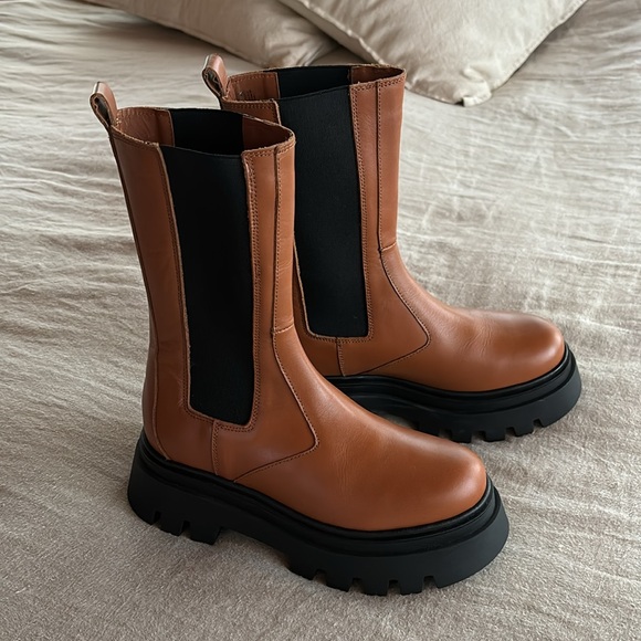 NWT Alohas All Rounder Chelsea Boots - Picture 2 of 11